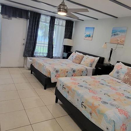Bay View, Studio206, Beach Steps Away! Pool+Wifi Ръскин Екстериор снимка