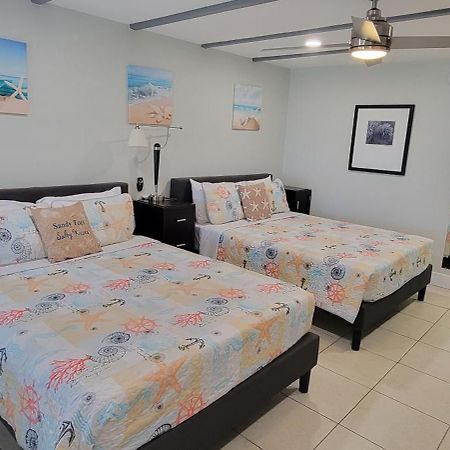Bay View, Studio206, Beach Steps Away! Pool+Wifi Ръскин Екстериор снимка