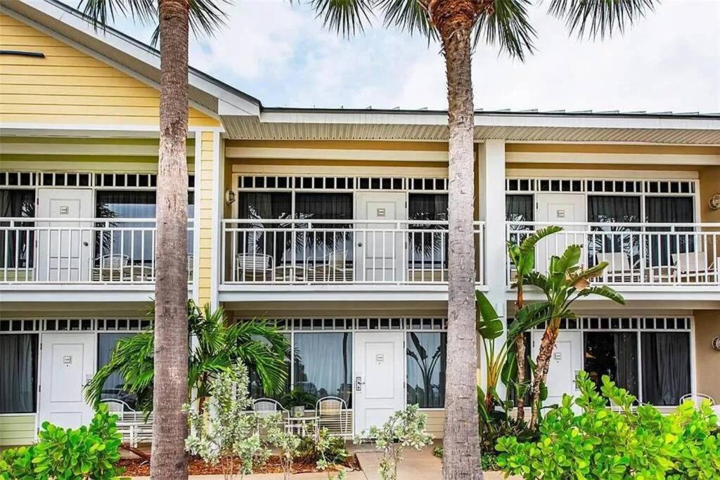 Bay View, Studio206, Beach Steps Away! Pool+Wifi Ръскин Екстериор снимка