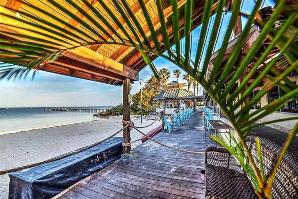 Bay View, Studio206, Beach Steps Away! Pool+Wifi Ръскин Екстериор снимка