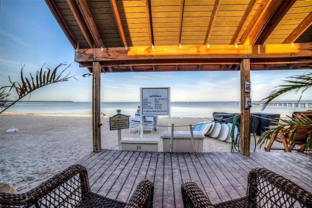 Bay View, Studio206, Beach Steps Away! Pool+Wifi Ръскин Екстериор снимка