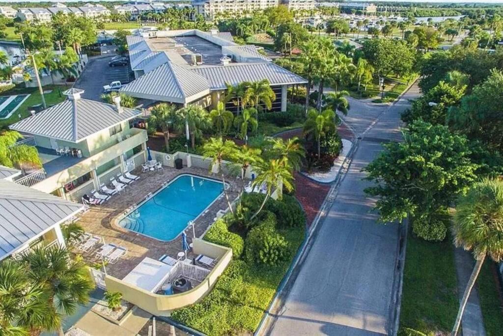 Bay View, Studio206, Beach Steps Away! Pool+Wifi Ръскин Екстериор снимка