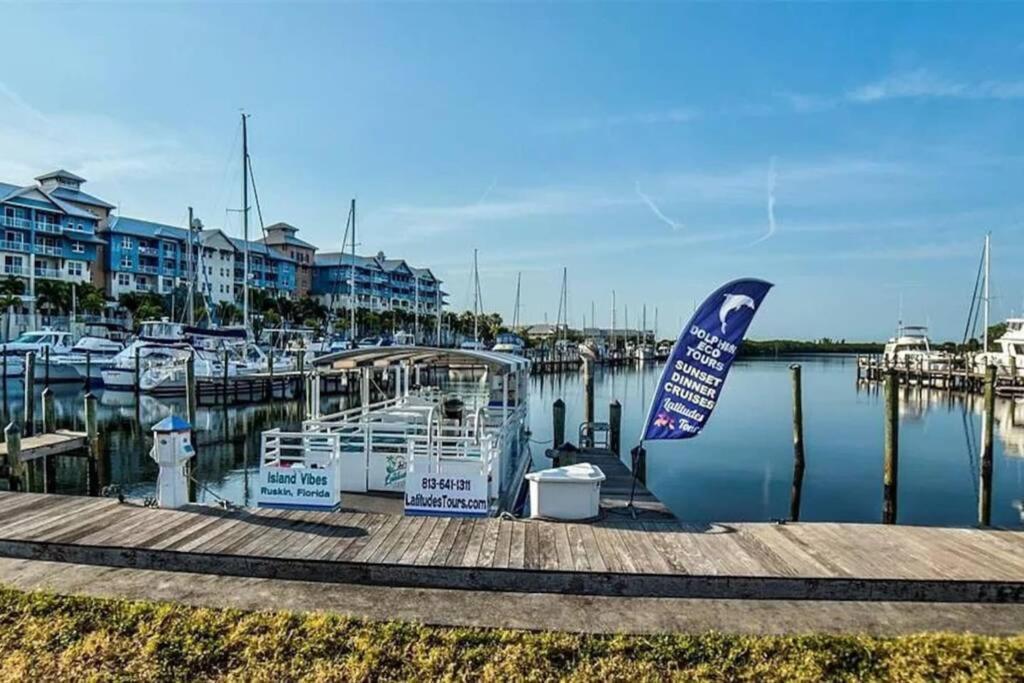 Bay View, Studio206, Beach Steps Away! Pool+Wifi Ръскин Екстериор снимка
