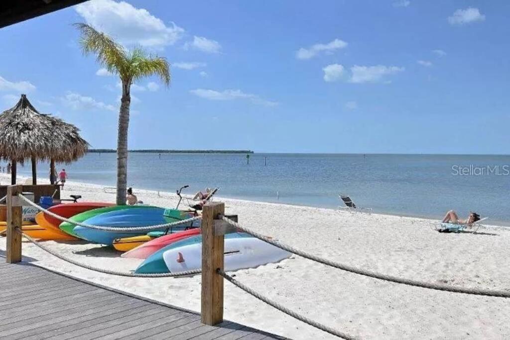 Bay View, Studio206, Beach Steps Away! Pool+Wifi Ръскин Екстериор снимка