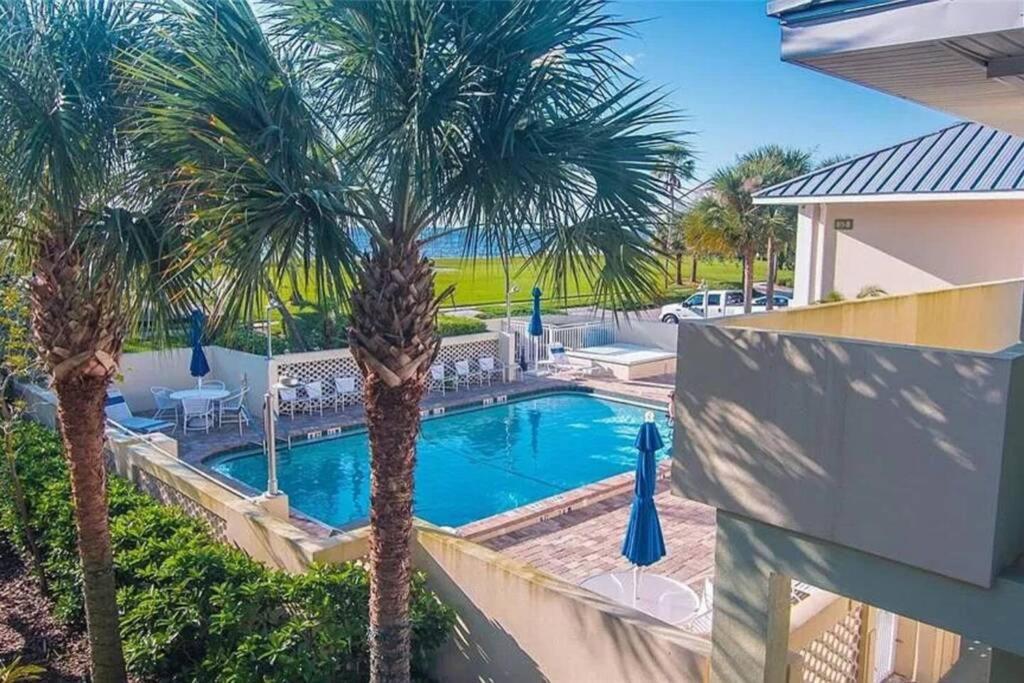 Bay View, Studio206, Beach Steps Away! Pool+Wifi Ръскин Екстериор снимка