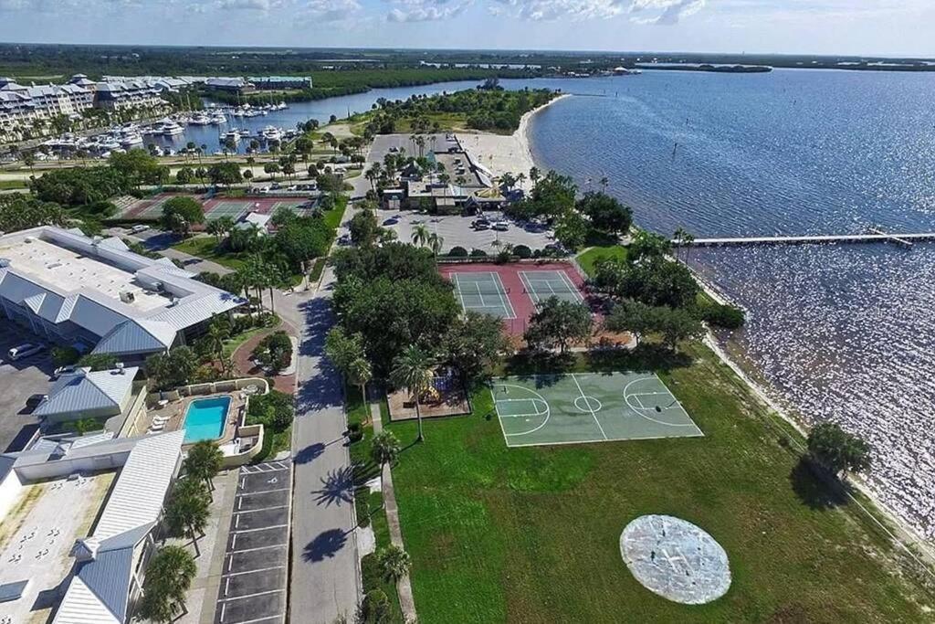Bay View, Studio206, Beach Steps Away! Pool+Wifi Ръскин Екстериор снимка