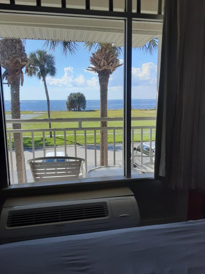 Bay View, Studio206, Beach Steps Away! Pool+Wifi Ръскин Екстериор снимка