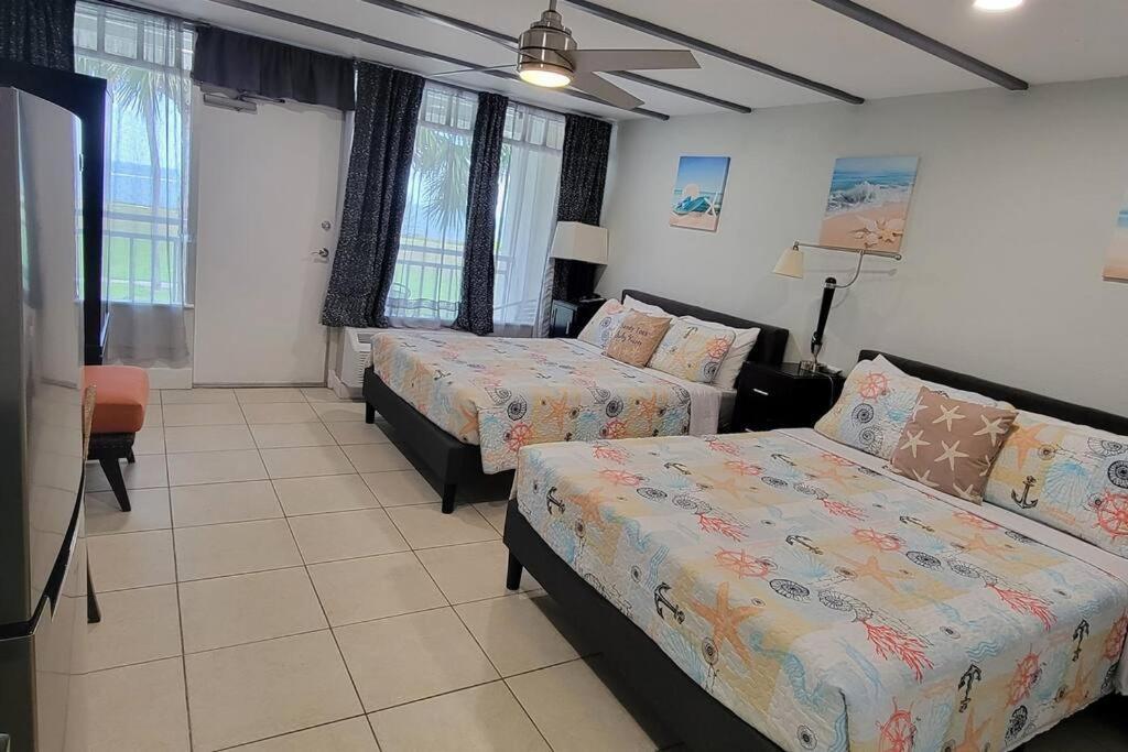 Bay View, Studio206, Beach Steps Away! Pool+Wifi Ръскин Екстериор снимка