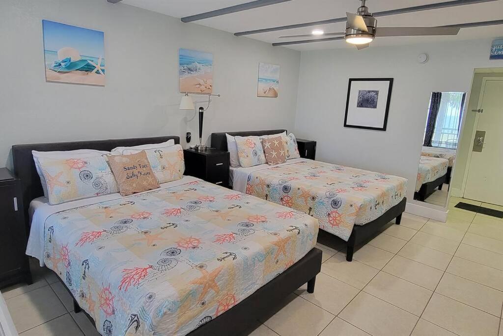 Bay View, Studio206, Beach Steps Away! Pool+Wifi Ръскин Екстериор снимка