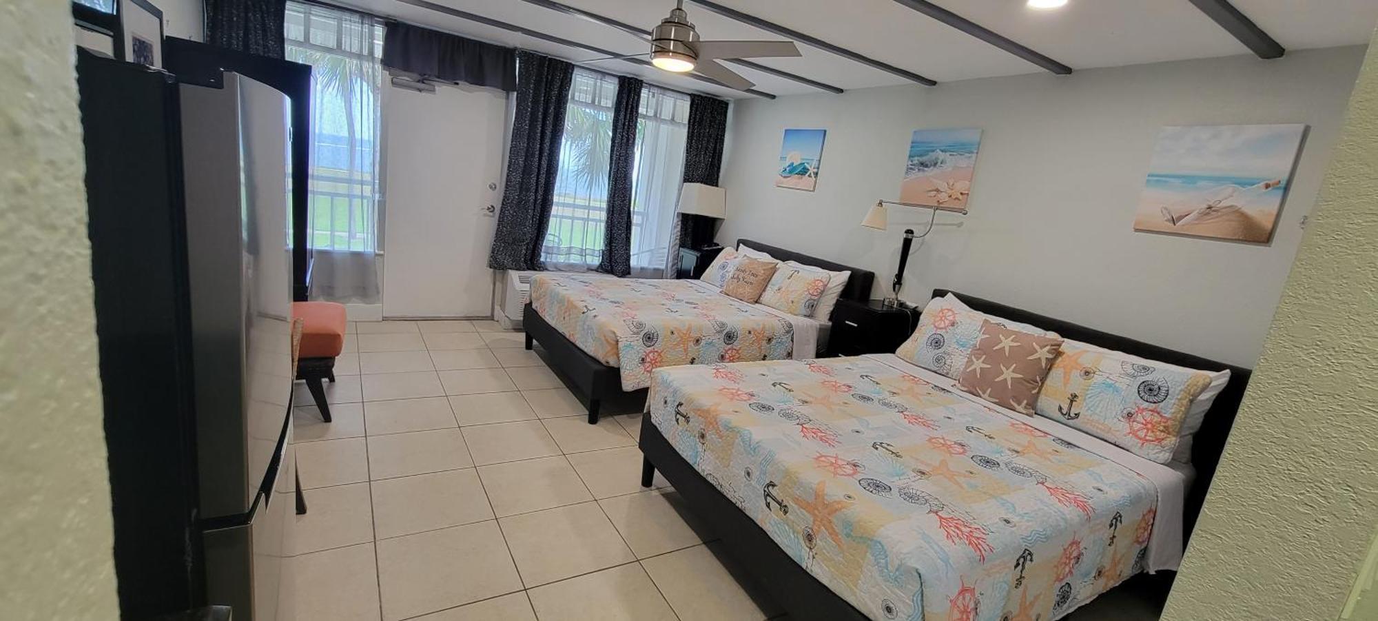 Bay View, Studio206, Beach Steps Away! Pool+Wifi Ръскин Екстериор снимка