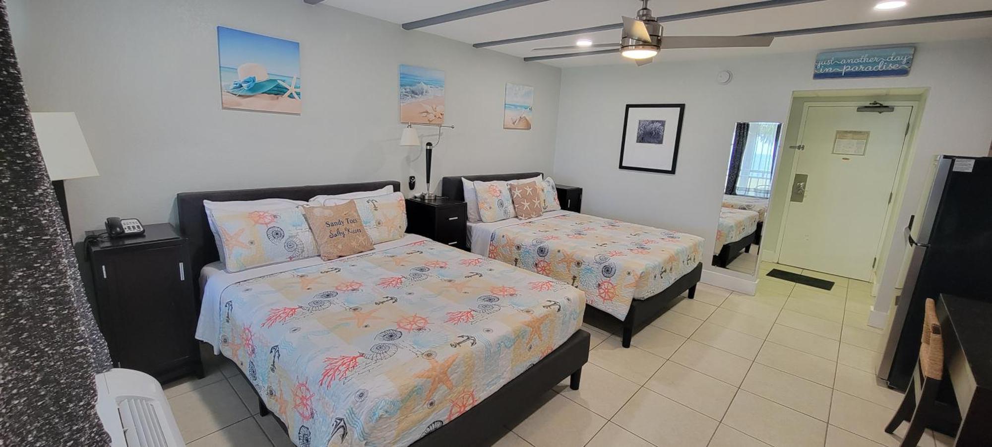 Bay View, Studio206, Beach Steps Away! Pool+Wifi Ръскин Екстериор снимка